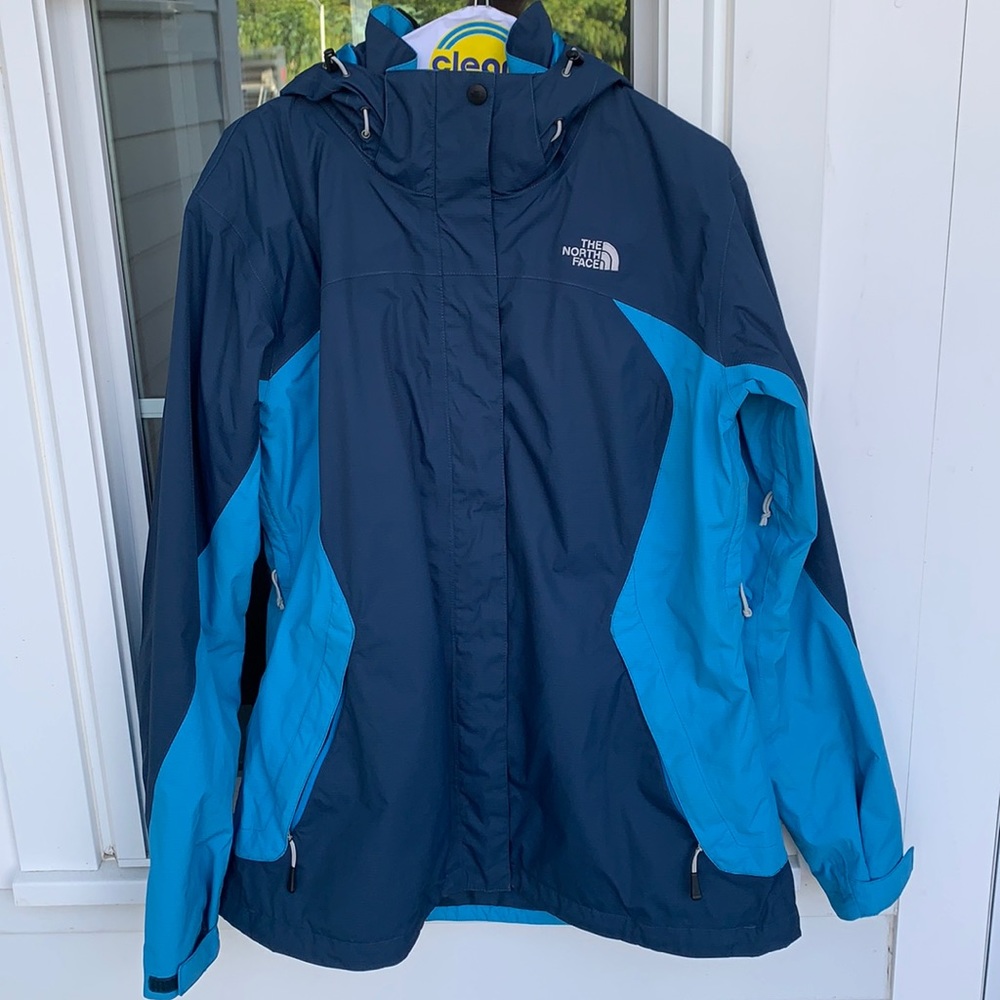 Women’s North Face hooded ski jacket